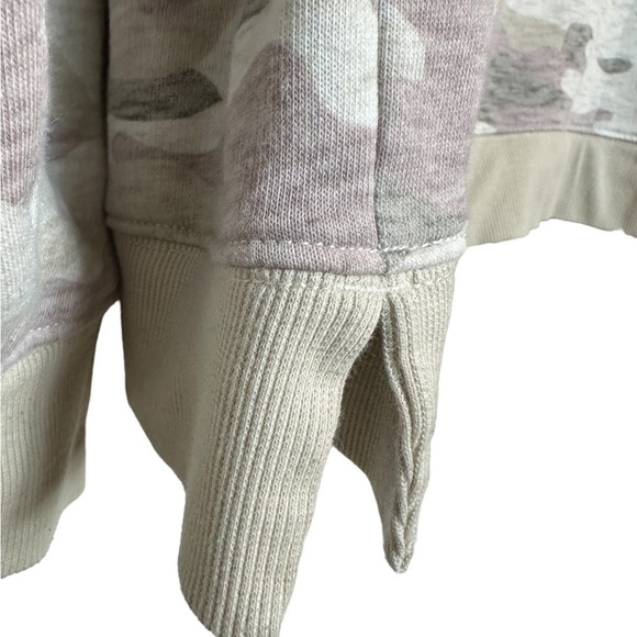 Old Navy Womens Quarter Zip Sweatshirt Beige Pink Camo Kangaroo Pouch Pocket XL - Picture 7 of 10